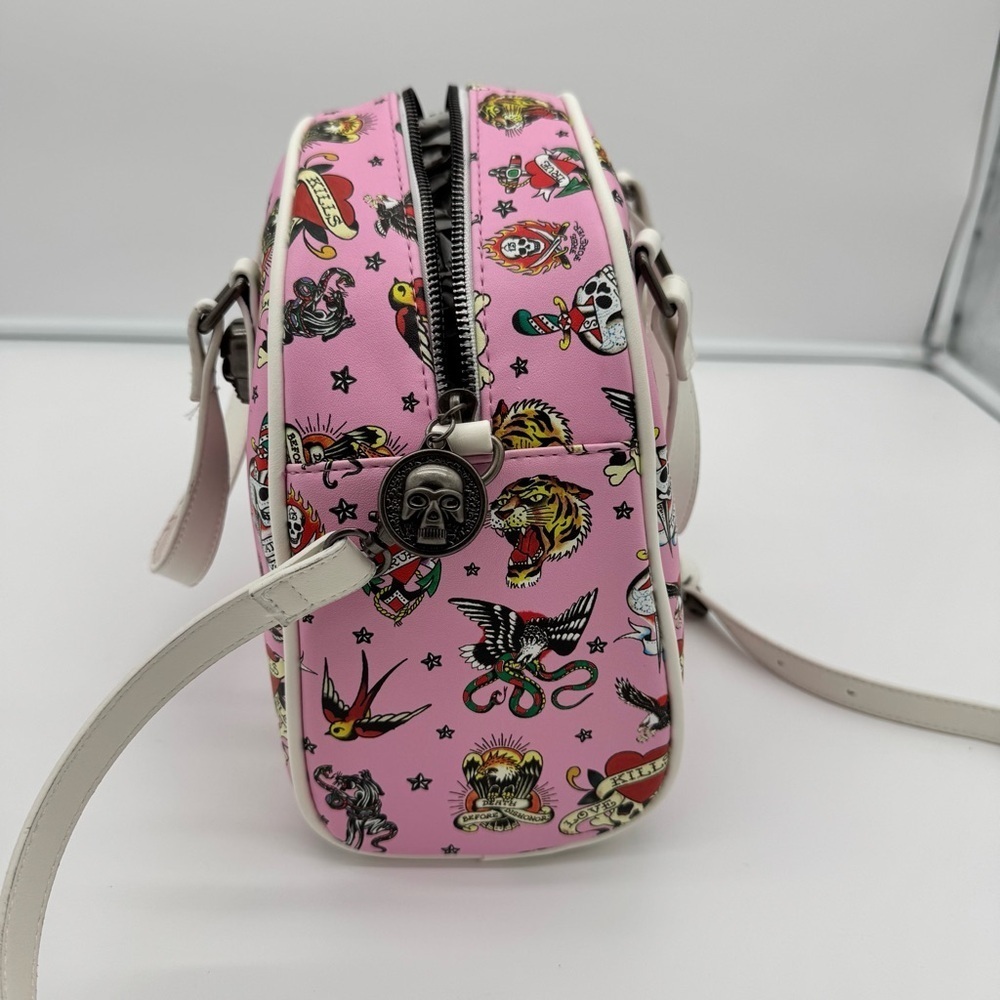 Ed Hardy Tattoo Women’s Skull & Roses Print Pink WeekenderCrossbodyShoulder Bag - Picture 4 of 13